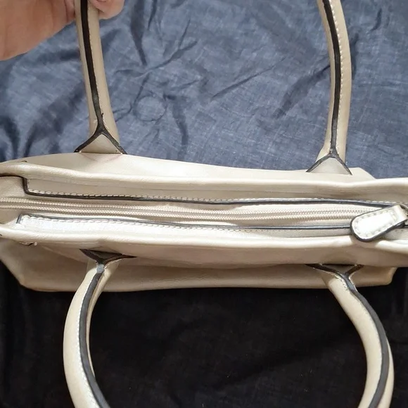 Purse - Picture 7 of 10